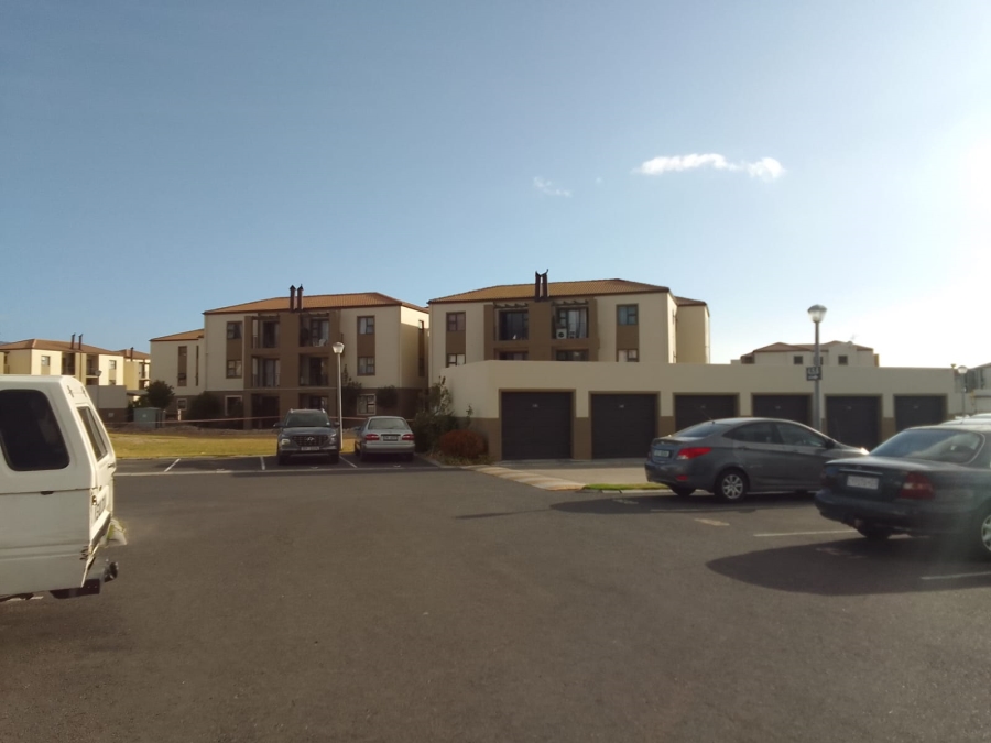 2 Bedroom Property for Sale in Guldenland Western Cape